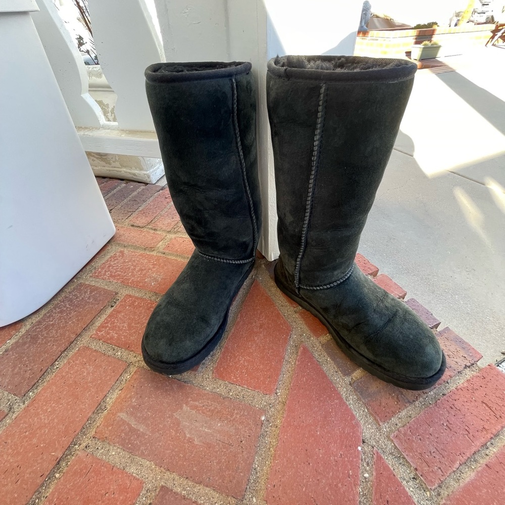UGG Australia 5815 suede Shearling Black Classic Tall Women Boots Sz US 8 EU39